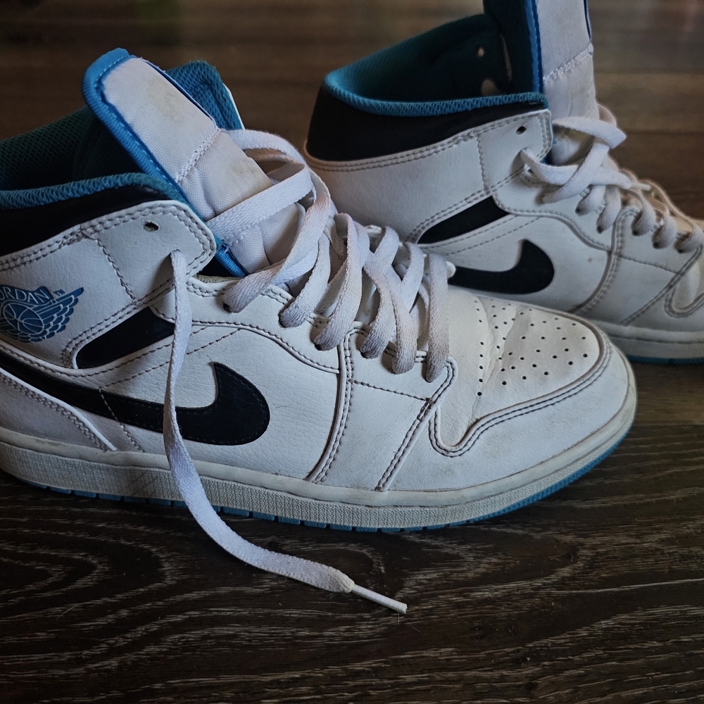 Nike Air Jordan White and Blue High-Tops